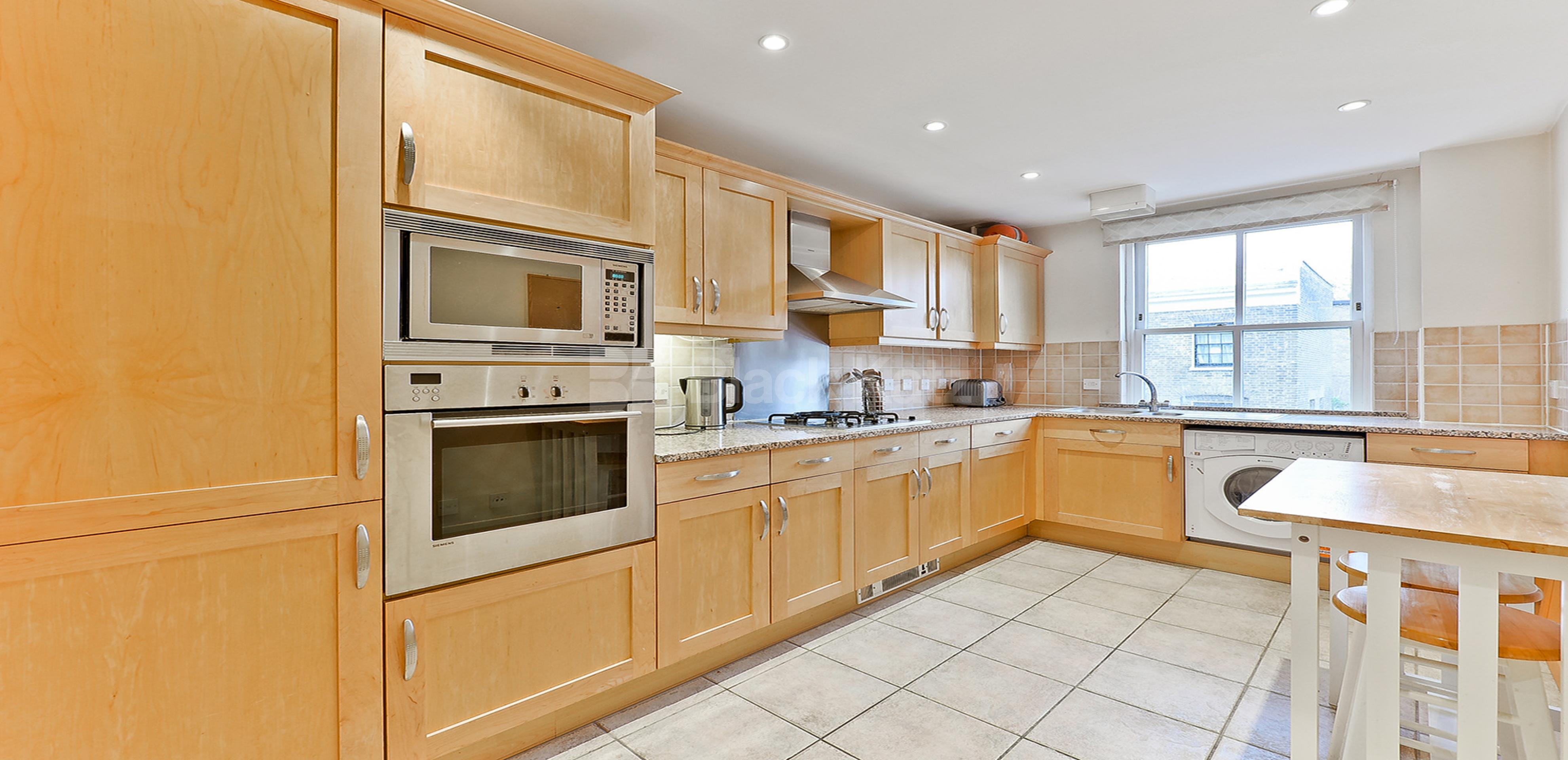 			LET, 2 Bedroom, 1 bath, 1 reception Apartment			 Portland Court Falmouth Road, Borough/London Bridge SE1